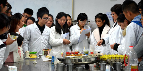 以主題教育為契機 著力推動教學(xué)科研改革